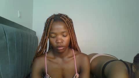 Snapshot of kinky_aria chatting on 19, 11, 2025 kinky_aria online show from 19, 11, 2025