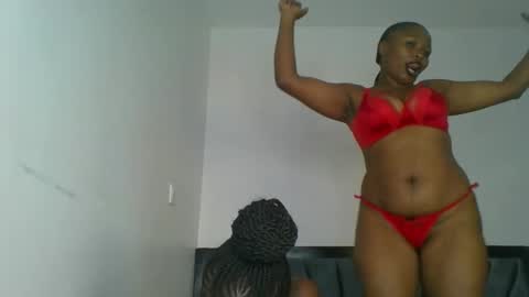 Snapshot of kinky_aria chatting on 25, 11, 2025 kinky_aria online show from 25, 11, 2025