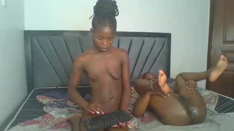 Snapshot of kinky_aria chatting on 27, 11, 2025 kinky_aria online show from 27, 11, 2025