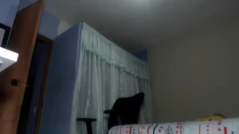 Snapshot of kinky_eli_ chatting on 18, 12, 2025 kinky_eli_ online show from 18, 12, 2025