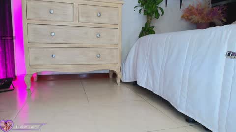 Snapshot of kinky_karo chatting on 17, 1, 2025 online show from 17, 1, 2025