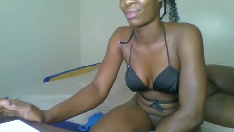 Snapshot of kinky_roey chatting on 23, 2, 2025 kinky_roey online show from 23, 2, 2025