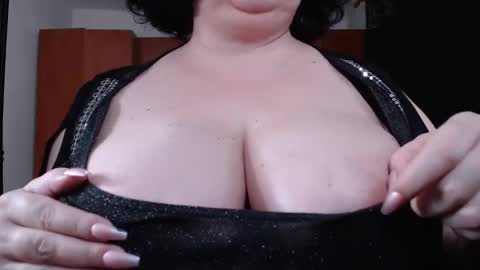 Snapshot of kinkyblacky chatting on 5, 3, 2025 MistressBlacky online show from 5, 3, 2025