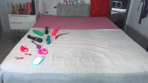 Snapshot of kinkybunz chatting on 19, 11, 2025 KinyBunz online show from 19, 11, 2025