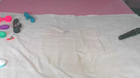 Snapshot of kinkybunz chatting on 4, 12, 2025 KinyBunz online show from 4, 12, 2025