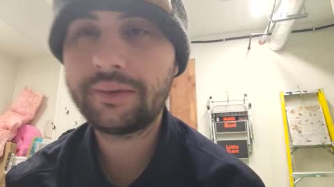 Maysie and Hunter online show from 18, 2, 2025