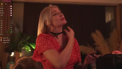 kinkylina_ online show from 8, 12, 2024