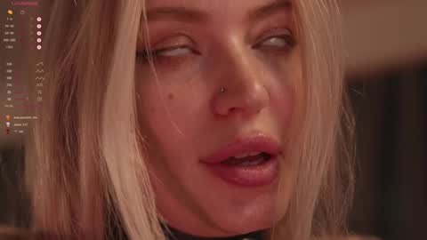 kinkylina_ online show from 1, 2, 2025