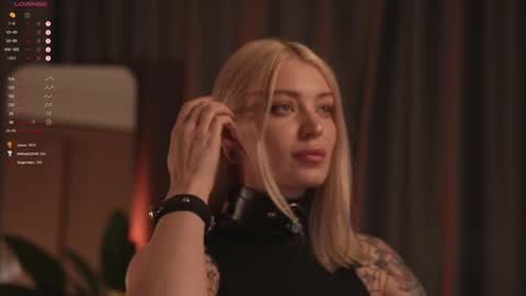 kinkylina_ online show from 1, 2, 2025