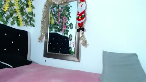Snapshot of kinkysweet__ chatting on 6, 12, 2024 Isabella online show from 6, 12, 2024