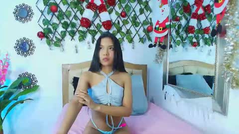 Snapshot of kinkysweet__ chatting on 14, 11, 2025 Isabella online show from 14, 11, 2025