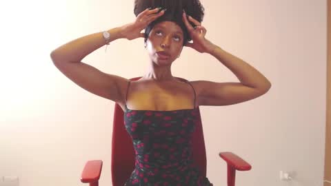 Snapshot of kintsugim chatting on 14, 12, 2025 kintsugi online show from 14, 12, 2025