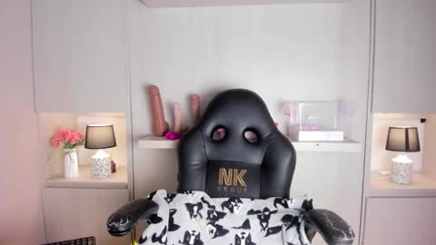 M A R A  online show from 4, 2, 2026