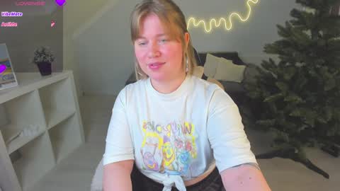 Snapshot of kira_citro chatting on 8, 12, 2024 Kira NEXT STREAM December 4 5pm CET 11am EST online show from 8, 12, 2024