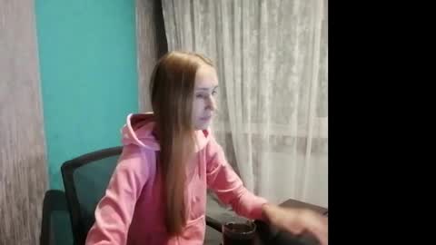 Snapshot of kira_morekiss chatting on 4, 10, 2025 kira_morekiss online show from 4, 10, 2025