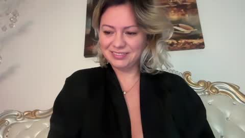 Snapshot of kiradivine chatting on 10, 11, 2025 KiraDivine online show from 10, 11, 2025