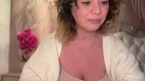 KiraDivine online show from 24, 3, 2026