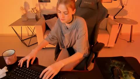 Snapshot of kiramontoyaa chatting on 5, 3, 2025 Kira online show from 5, 3, 2025