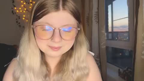 Snapshot of kirayume chatting on 17, 6, 2026 KiraYume online show from 17, 6, 2026