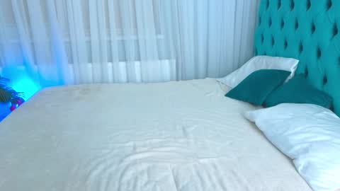    online show from 10, 12, 2024