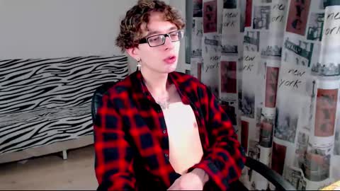 Snapshot of kiriae21 chatting on 12, 3, 2025 Alan online show from 12, 3, 2025