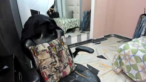 Snapshot of kirss_milff chatting on 15, 9, 2025 kriss online show from 15, 9, 2025