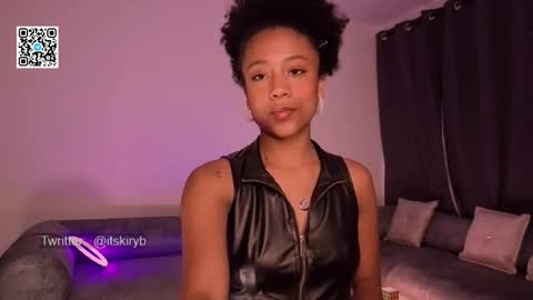 Snapshot of kiry_blossom chatting on 30, 11, 2025 See you in a few minutes today December 1st. online show from 30, 11, 2025