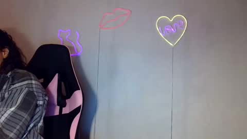 kiss_ameliaa online show from 1, 3, 2025