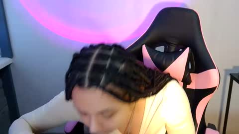 kiss_ameliaa online show from 12, 3, 2025