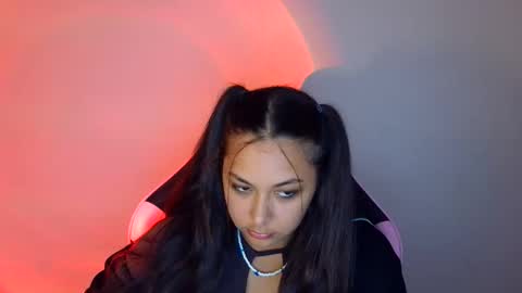 kiss_ameliaa online show from 4, 10, 2025