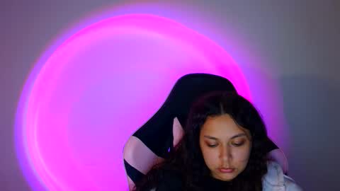 kiss_ameliaa online show from 17, 10, 2025