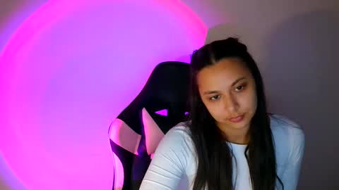 Snapshot of kiss_ameliaa chatting on 24, 11, 2025 kiss_ameliaa online show from 24, 11, 2025