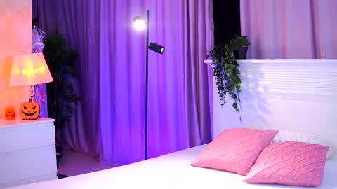 Kiss Jess online show from 5, 11, 2025