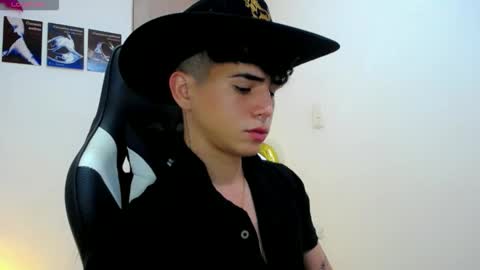 Snapshot of kiss_whitee chatting on 23, 9, 2025 kiss_whitee online show from 23, 9, 2025