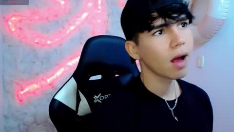 Snapshot of kiss_whitee chatting on 1, 10, 2025 kiss_whitee online show from 1, 10, 2025