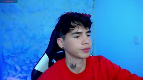 Snapshot of kiss_whitee chatting on 5, 11, 2025 kiss_whitee online show from 5, 11, 2025