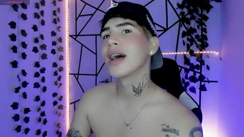 Snapshot of kiss_whitee chatting on 23, 5, 2026 kiss_whitee online show from 23, 5, 2026