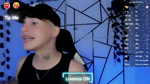 Snapshot of kiss_whitee chatting on 27, 5, 2026 kiss_whitee online show from 27, 5, 2026