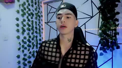 Snapshot of kiss_whitee chatting on 8, 7, 2026 kiss_whitee online show from 8, 7, 2026