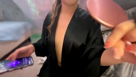 Snapshot of kissahsins chatting on 25, 2, 2025 Kissah Kreampuff online show from 25, 2, 2025