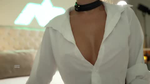 kissing33 online show from 13, 5, 2026