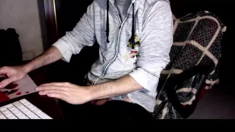 Snapshot of kissofbanned1983 chatting on 21, 11, 2025 kissofbanned1983 online show from 21, 11, 2025