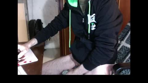 Snapshot of kissofbanned1983 chatting on 27, 11, 2025 kissofbanned1983 online show from 27, 11, 2025