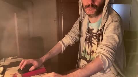 Snapshot of kissofbanned1983 chatting on 4, 5, 2026 kissofbanned1983 online show from 4, 5, 2026
