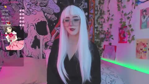 Kissthasky online show from 6, 10, 2025