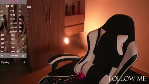 Snapshot of kit_katt_ chatting on 28, 11, 2025 online show from 28, 11, 2025