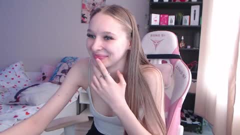 Snapshot of kitsuneyx chatting on 15, 5, 2026 kitsuneyX online show from 15, 5, 2026