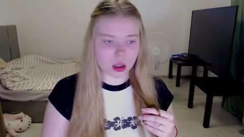 Snapshot of kitten_jenny01 chatting on 13, 6, 2026 Jennyblonde and Emmabrunette online show from 13, 6, 2026