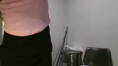 Snapshot of kittencrown chatting on 23, 3, 2026 bambi online show from 23, 3, 2026