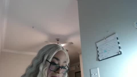 Snapshot of kittencrown chatting on 27, 3, 2026 bambi online show from 27, 3, 2026